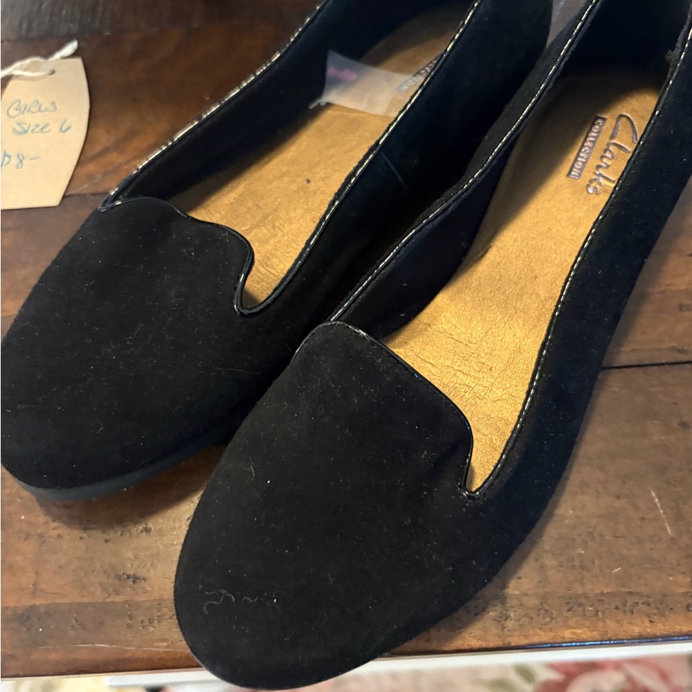 Clarks Girls Size 3 Elegant Black Flats